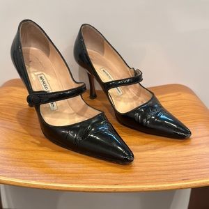 Vintage Manolo Blahnik, Mary Jane style pumps, black patent leather, size 7.